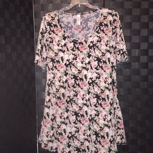 Lularoe top